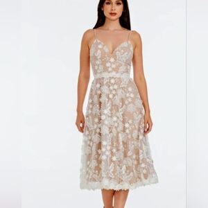 NWT Dress the Population Tahani Fit and Flare Midi Dress In Nude/White